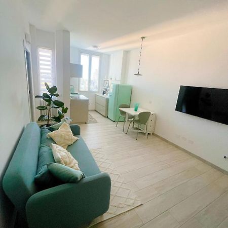 Green Apartment In Milan 10Min From Centralstation Milão Exterior foto