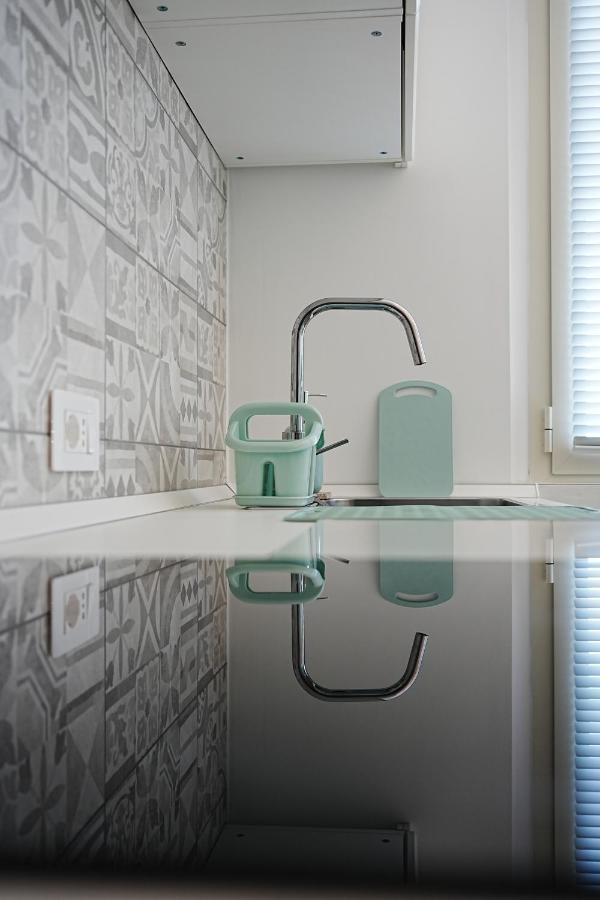 Green Apartment In Milan 10Min From Centralstation Milão Exterior foto